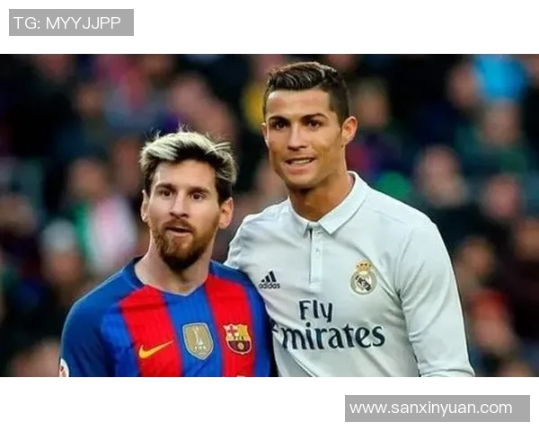 足球明星身份卡图片展示与解析引领球迷深入了解球员背后的故事与成就