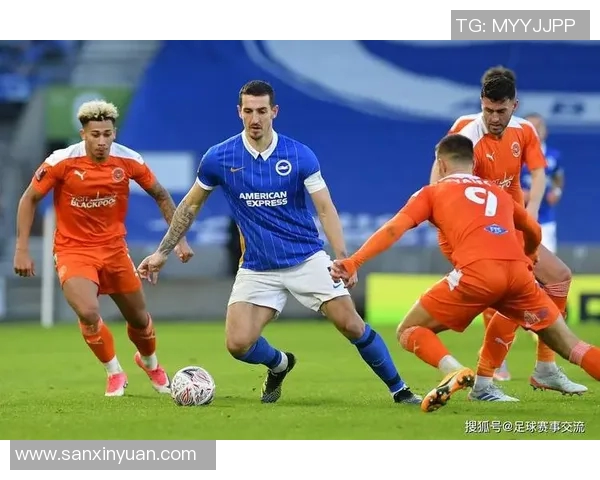 足球明星们的近况揭秘:他们在赛场外的生活与挑战 足球明星们的近况揭秘:他们在赛场外的生活与挑战