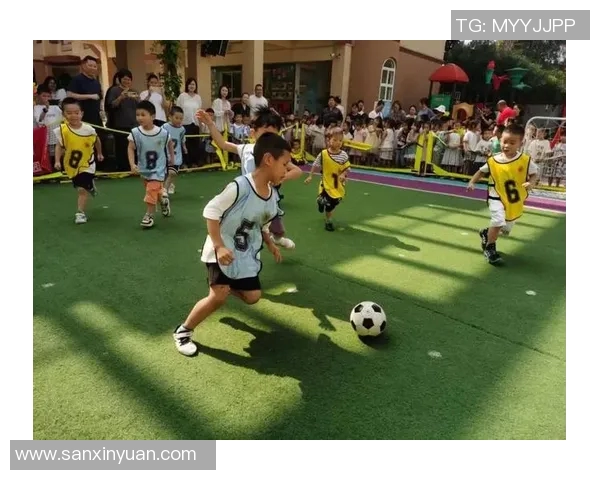 足球明星童年成长故事与经典瞬间回顾图片集锦